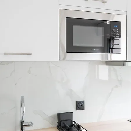 Climatise Porte Versailles Apartment