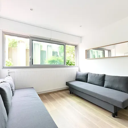Climatise Porte Versailles Apartment