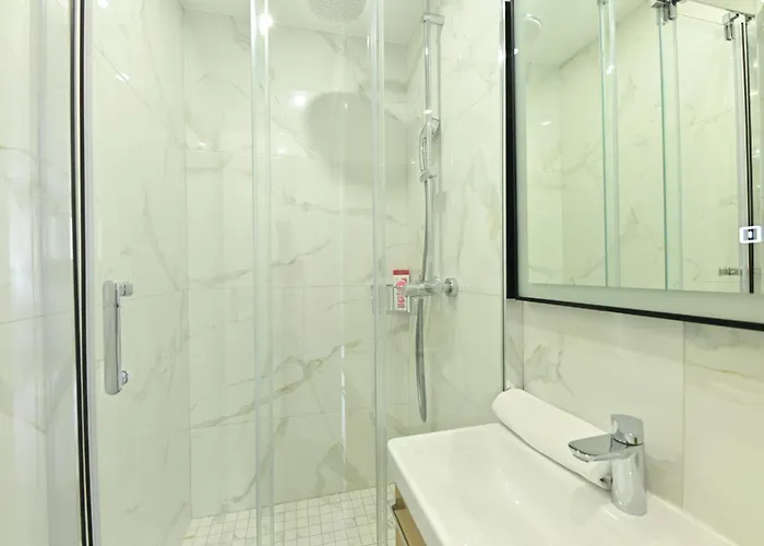 Climatise Porte Versailles * פריז